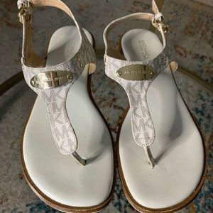 MK plate flat thing sandal - white and tan! Like new